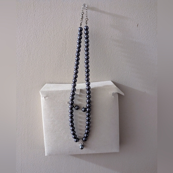 Cote' d' Azur Jewelry Set in Box comes with a necklace, earrings, and a watch - Picture 7 of 8